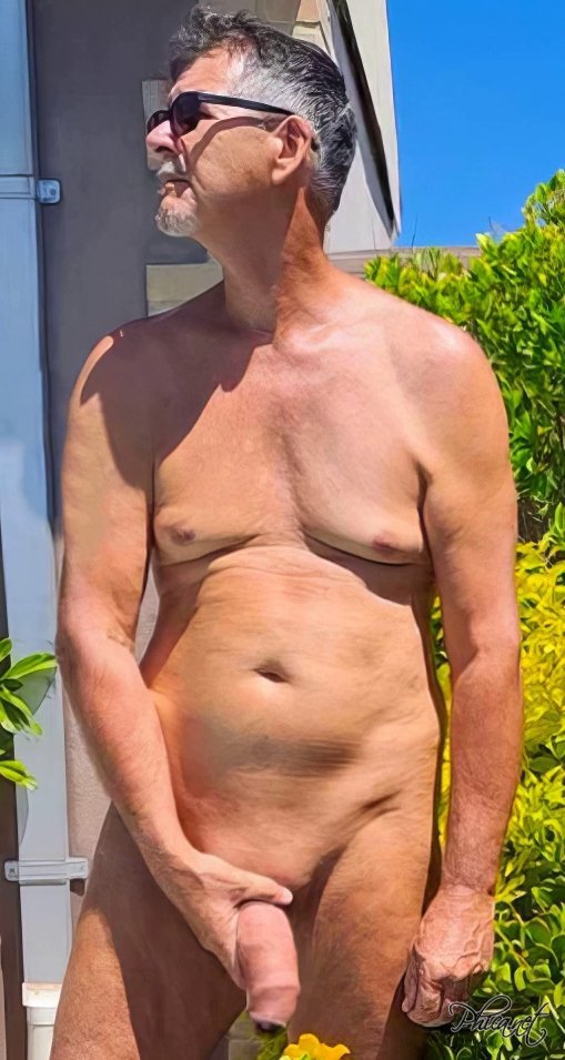 Ric flashing cock
